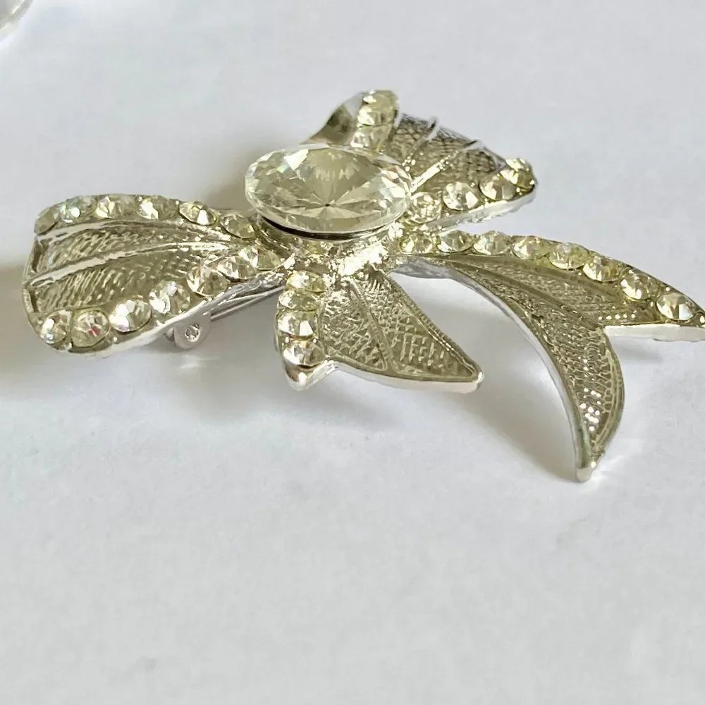 Vintage BIG Christmas Bow Brooch Pin Textured Finish Silver Tone Crystal X-Mas